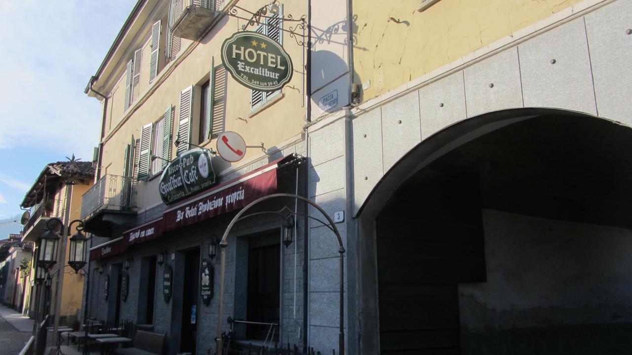 Hotel Excalibur Revello Kültér fotó