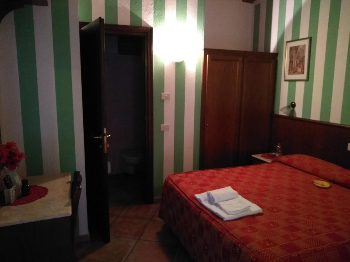 Hotel Excalibur Revello Kültér fotó